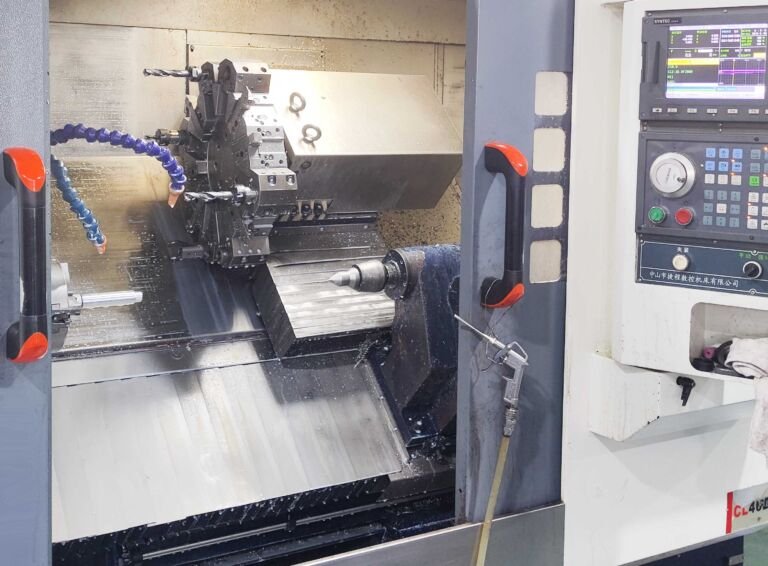 CNC turning precision machining process for metal components in advanced mechanical manufacturing industry