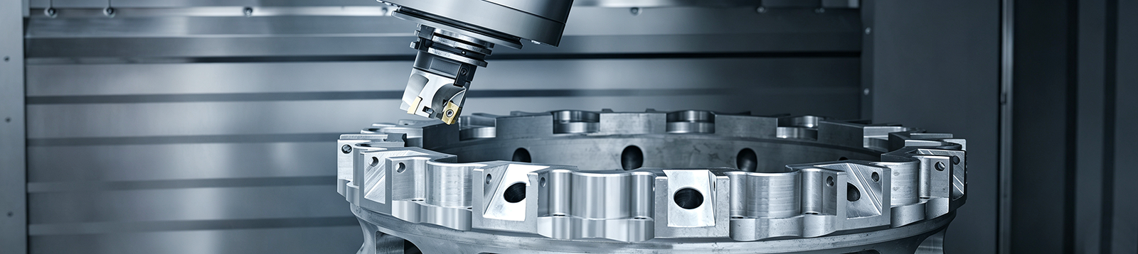 Multi‑axis CNC machining of precision metal component, high‑accuracy multi‑axis milling for complex industrial mechanical parts in custom manufacturing