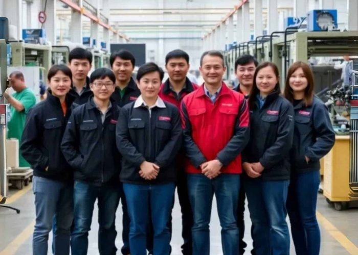 Keywin's team in the mechanical industry, demonstrating their professional skills and teamwork spirit in various mechanical processing services.